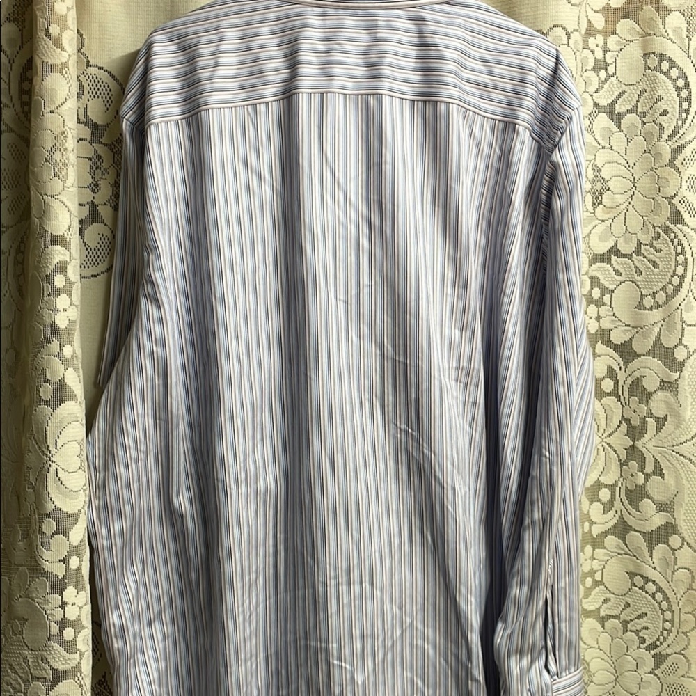 Banana Republic 100% cotton Men's Blue Striped Shirt - Picture 6 of 7